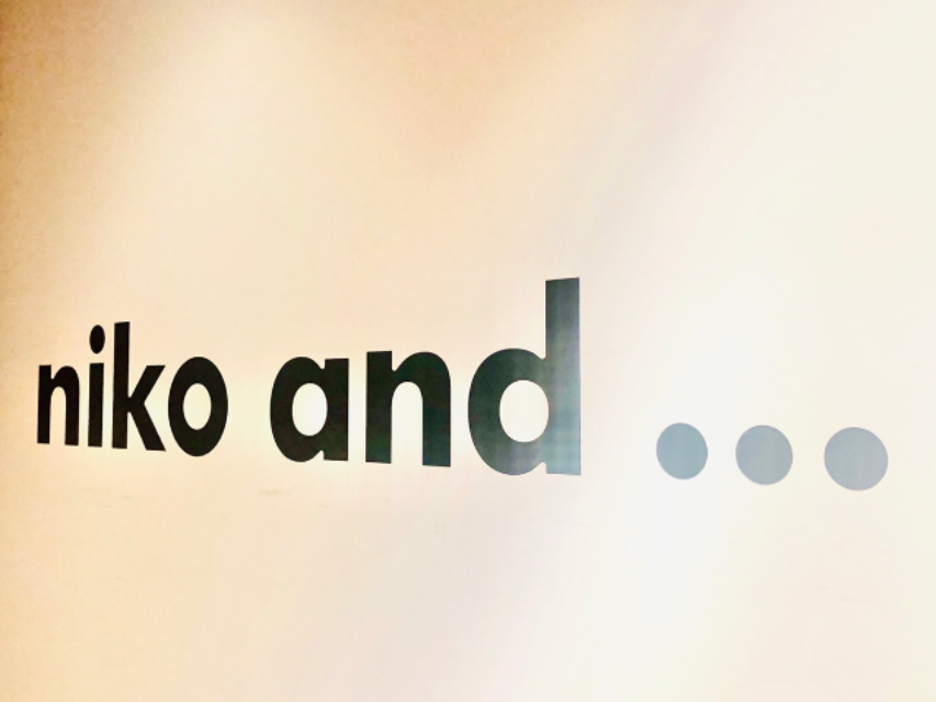 差し色で簡単、気分転換♡【niko and…】の「くすみホワイトコーデ」特集