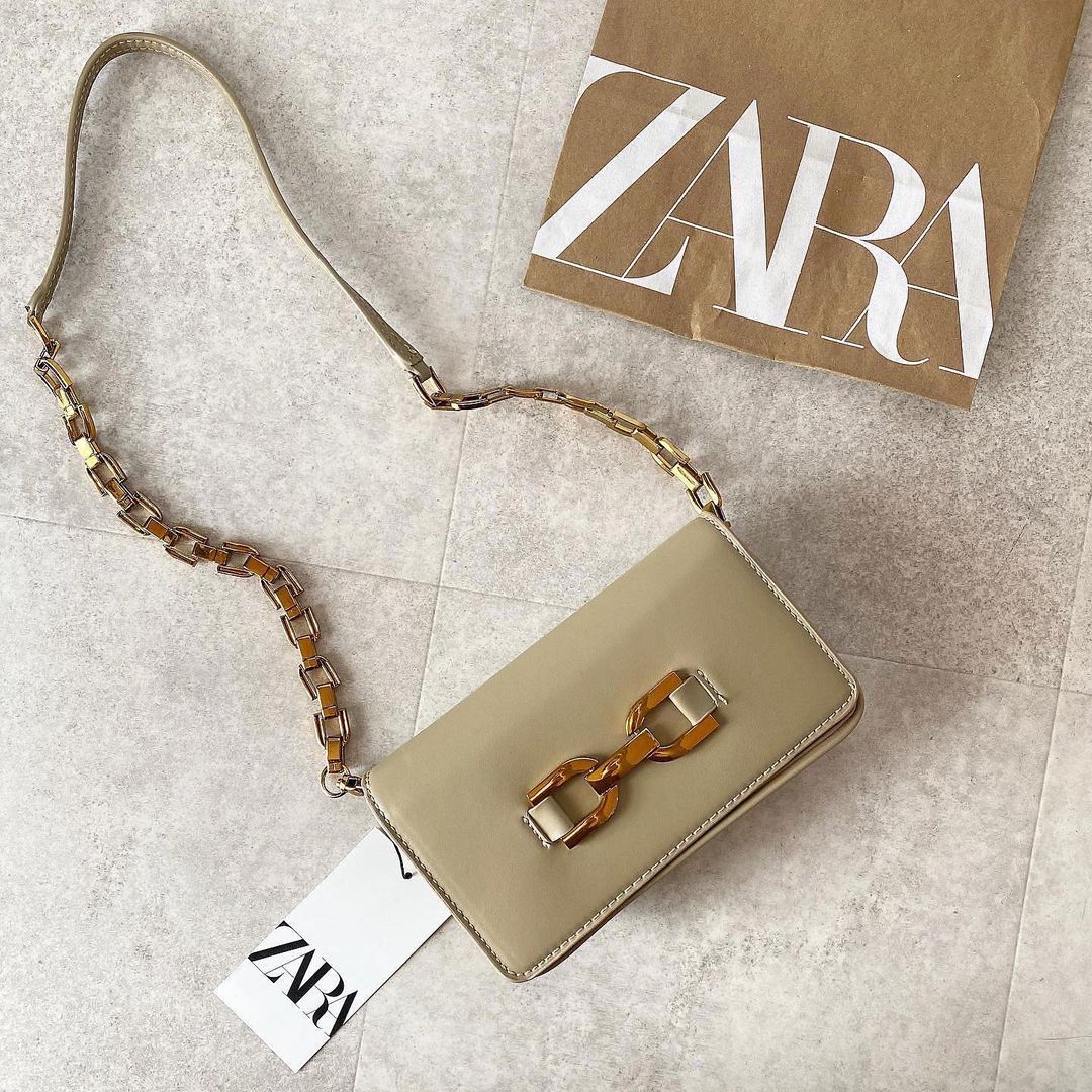 待望のゲット～ッ！【ZARA】の「チェーン付きバッグ」が高見えすぎて憧れる