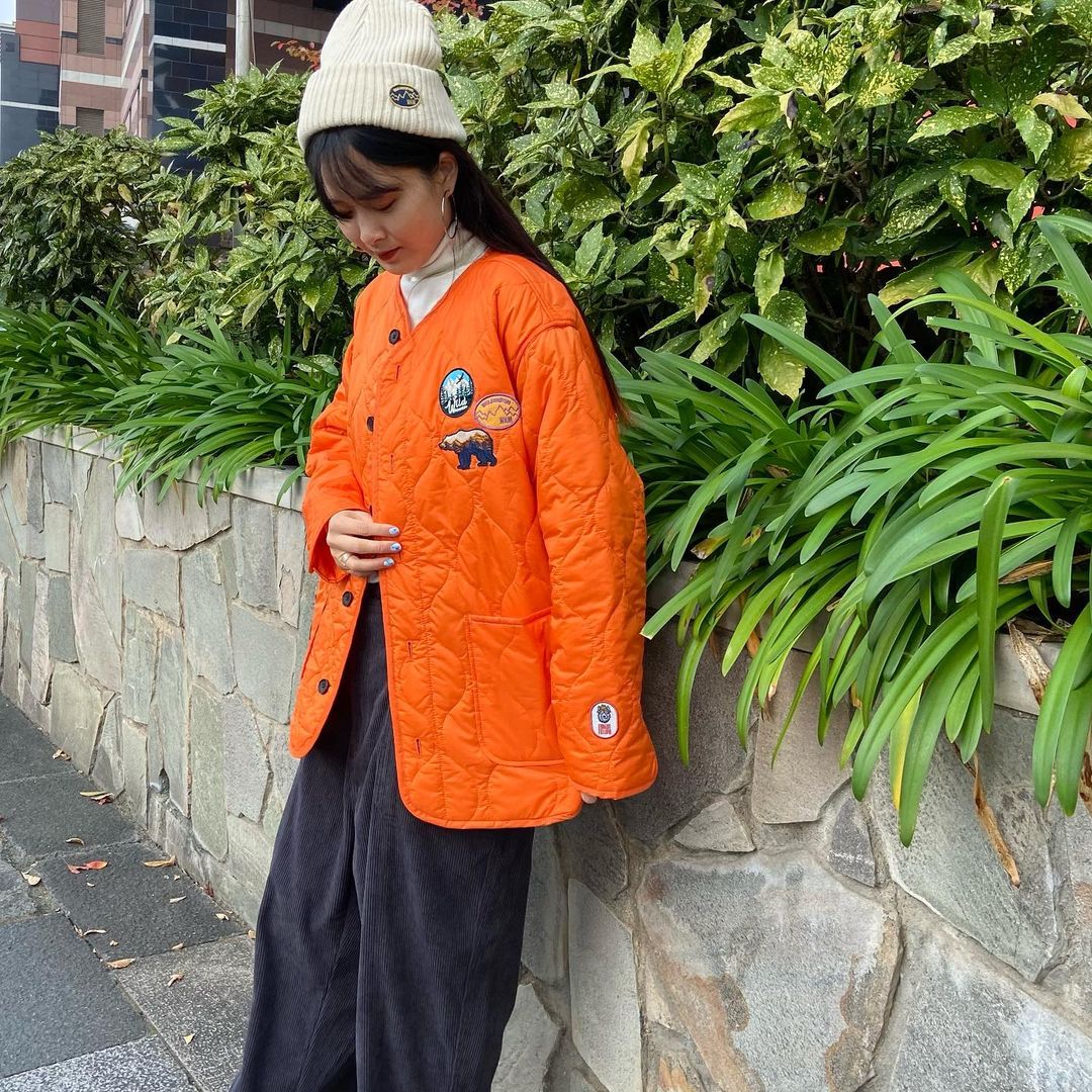 【人気】クロコダイル　オレンジスタンドカラーパイピングキルティングジャケット