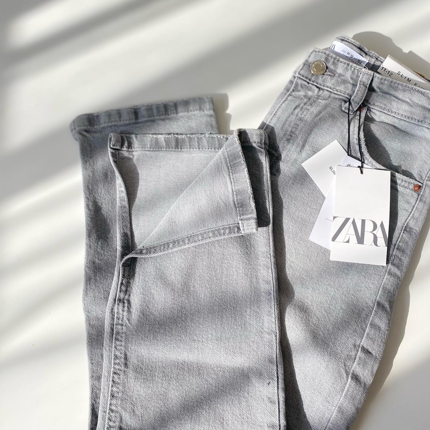 「大大大満足♡♡」「反則並みに可愛すぎ」【ZARA】の”爽やかグレーデニム”とは