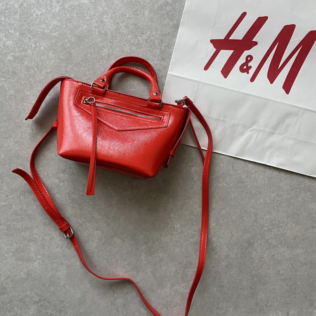 人気商品の色違い出た！2999円！？【H＆M】“スモールショルダー