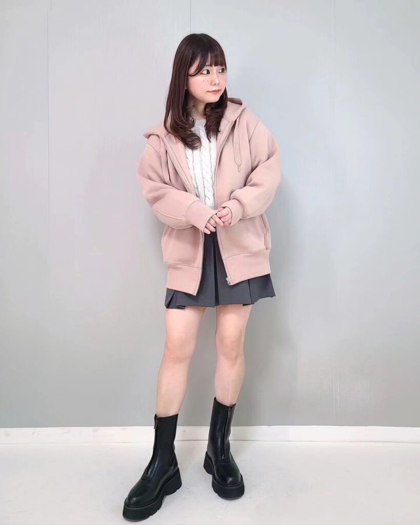 絶妙カラーでたまらん♡【GU】今買って春まで着たい！「春色トップス」