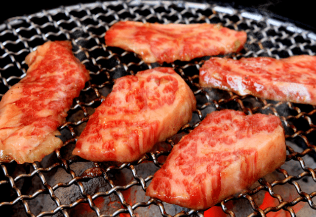 高級焼肉店に行き…「どんどん食べな♡」「…」様子のおかしい息子。しかし帰宅後⇒夫「話がある」息子が抱えていた事情とは！？