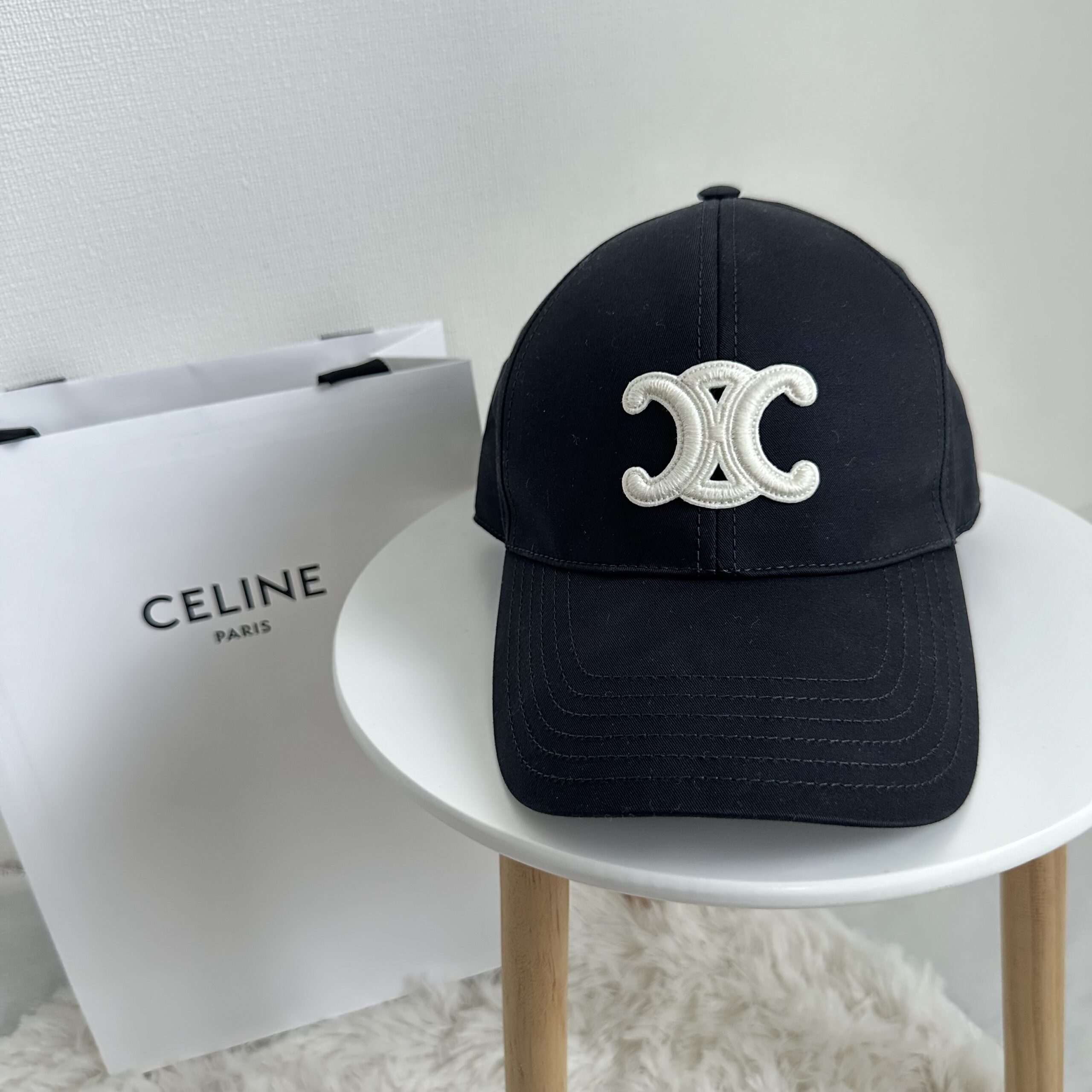 1点投入でコーデ格上げ！！【CELINE】の「キャップ」が合わせやすくて優秀♡